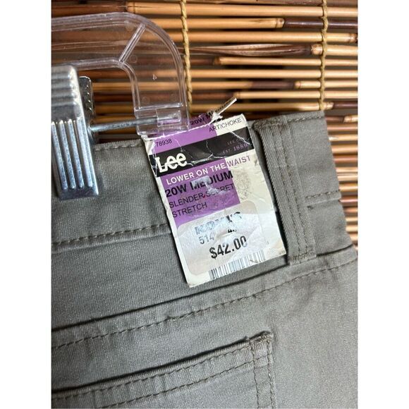 Lee Capris Size 20W Slender Stretch Tan Khaki Capris NWT - Picture 6 of 6